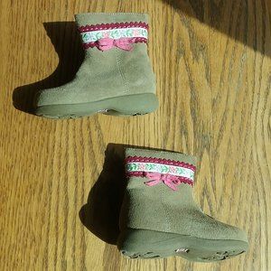 NWOB Tan Suede Boots/Booties